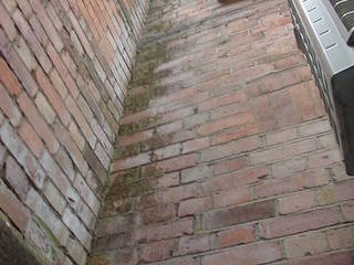 Flemish bond brickwork
